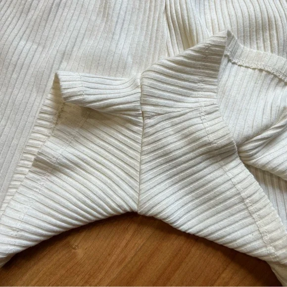 Lisa Says Gah Mia Shorts in Oat Milk - Picture 9 of 9